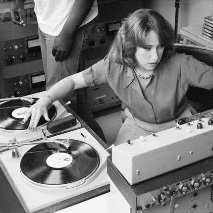 Sunset Lounge Radio
