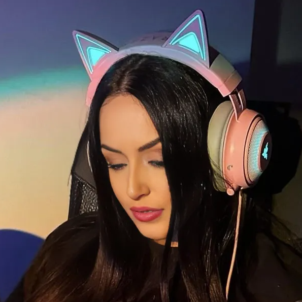 Hooriya's radio Station